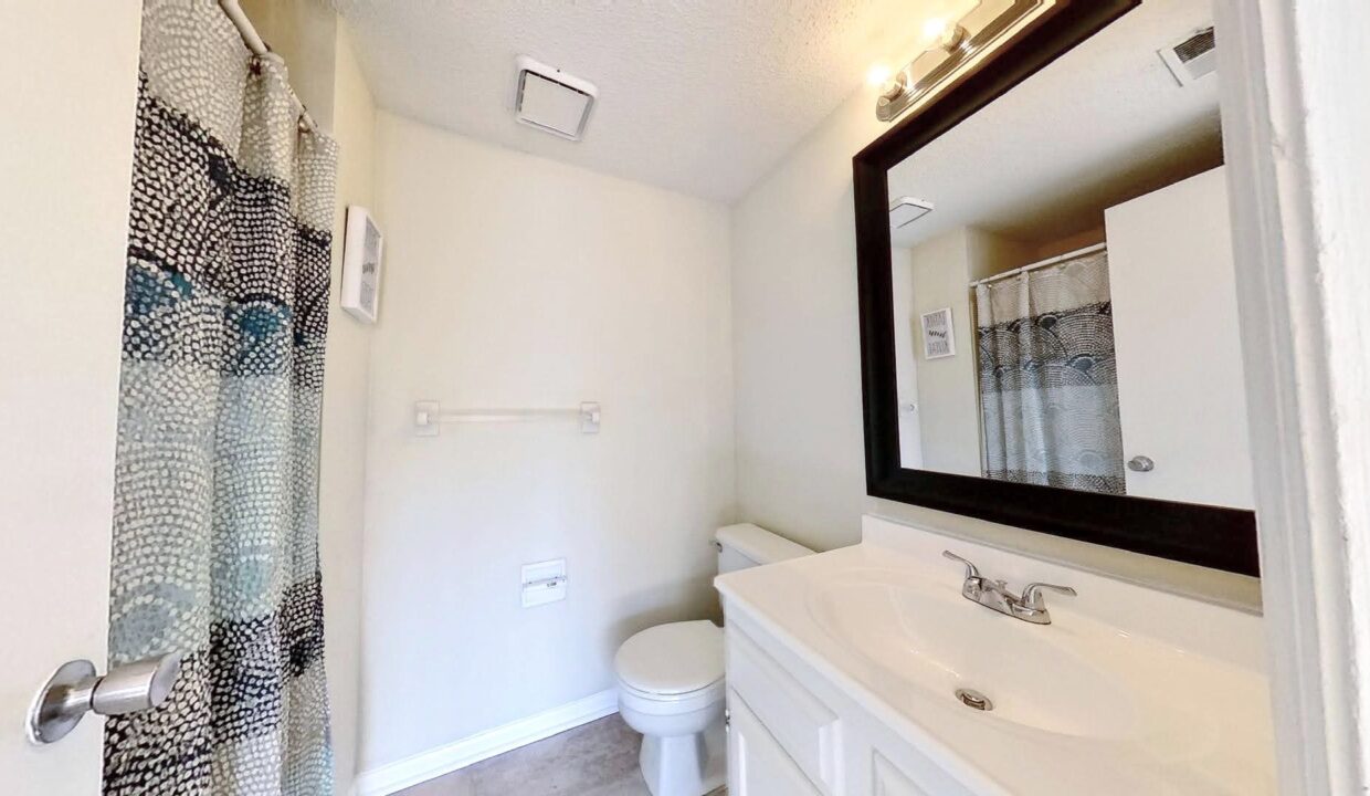 1641-Arlyn-Circle-E-Charlotte-NC-28213-9