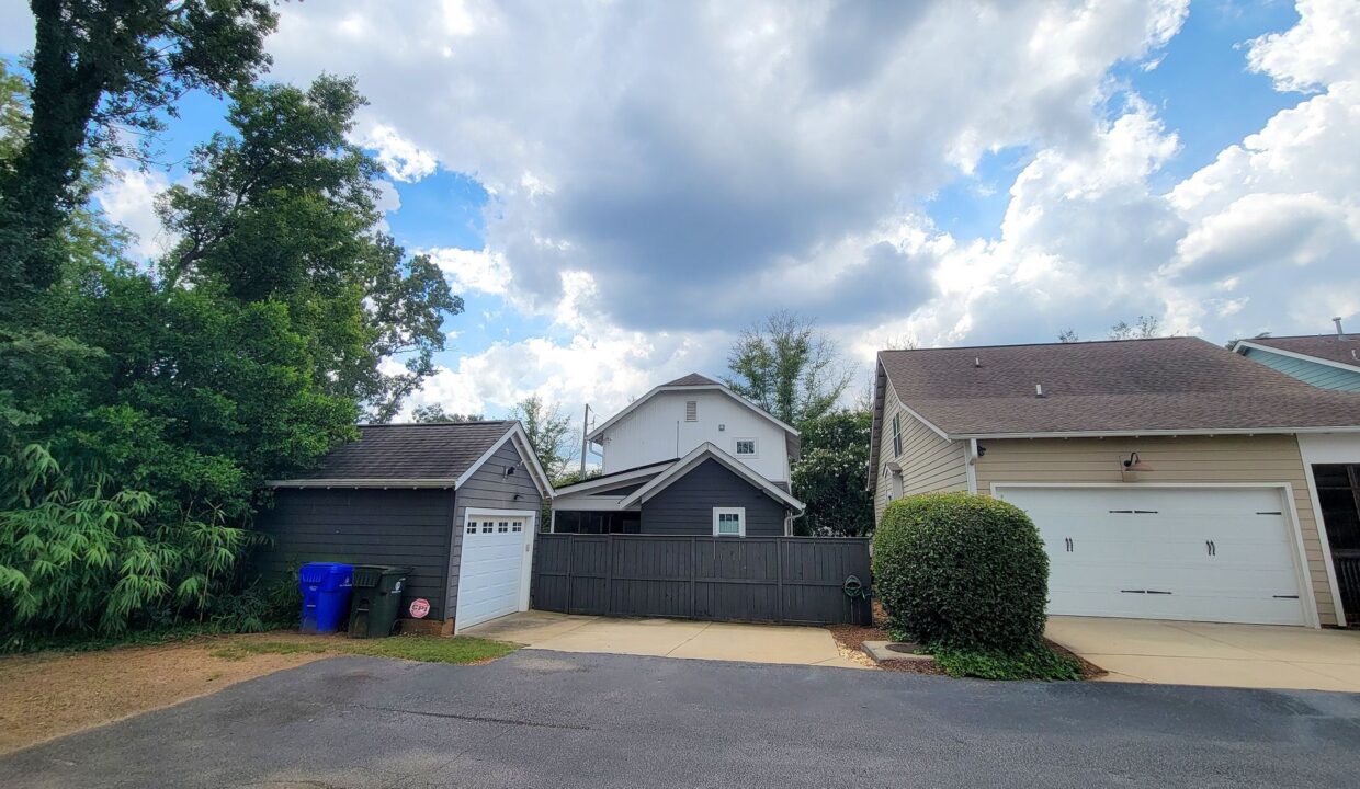 210-Pinckney-St-Greenville-SC-29601-12