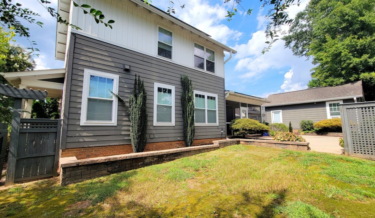 210-Pinckney-St-Greenville-SC-29601-16