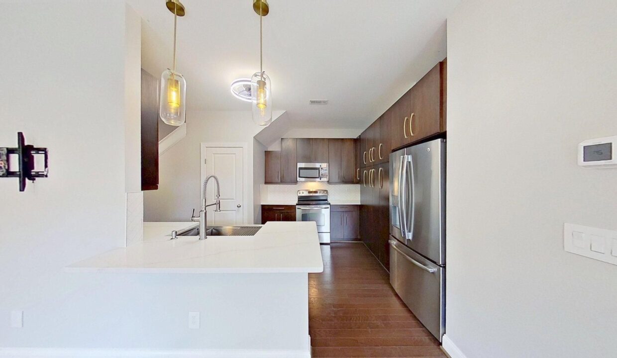 210-Pinckney-St-Greenville-SC-29601-17