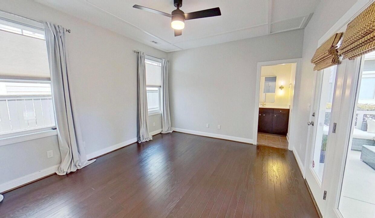 210-Pinckney-St-Greenville-SC-29601-22