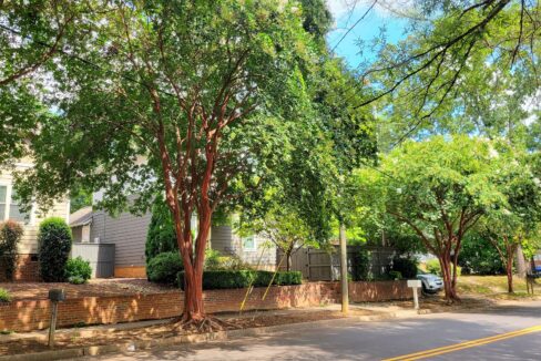 210-Pinckney-St-Greenville-SC-29601-23