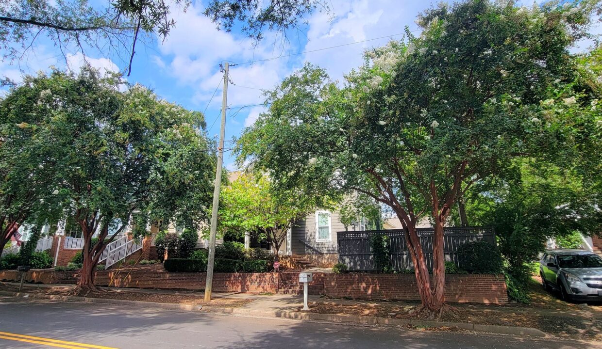 210-Pinckney-St-Greenville-SC-29601-24