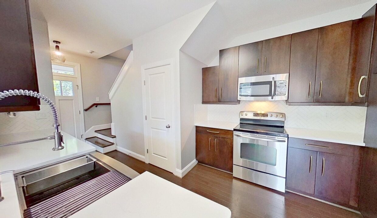 210-Pinckney-St-Greenville-SC-29601-30