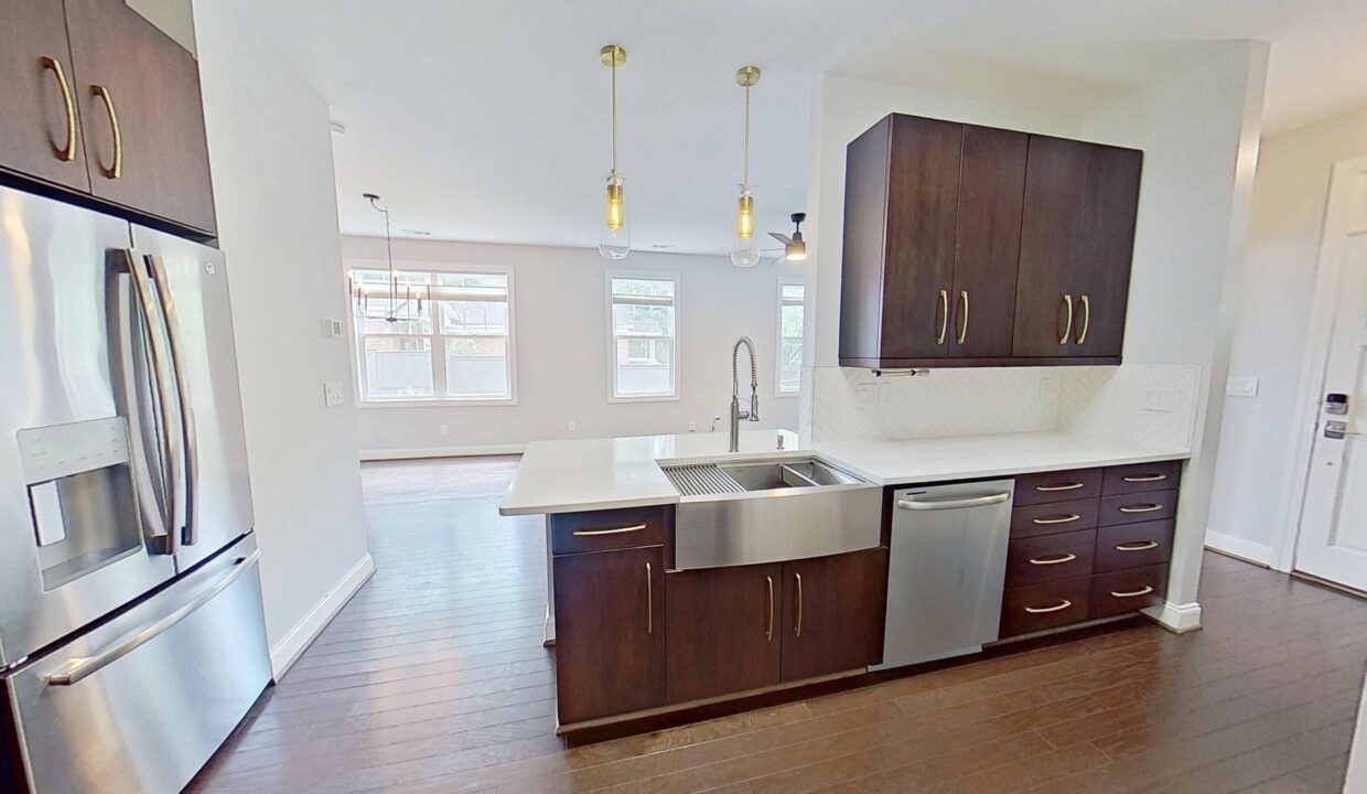 210-Pinckney-St-Greenville-SC-29601-34