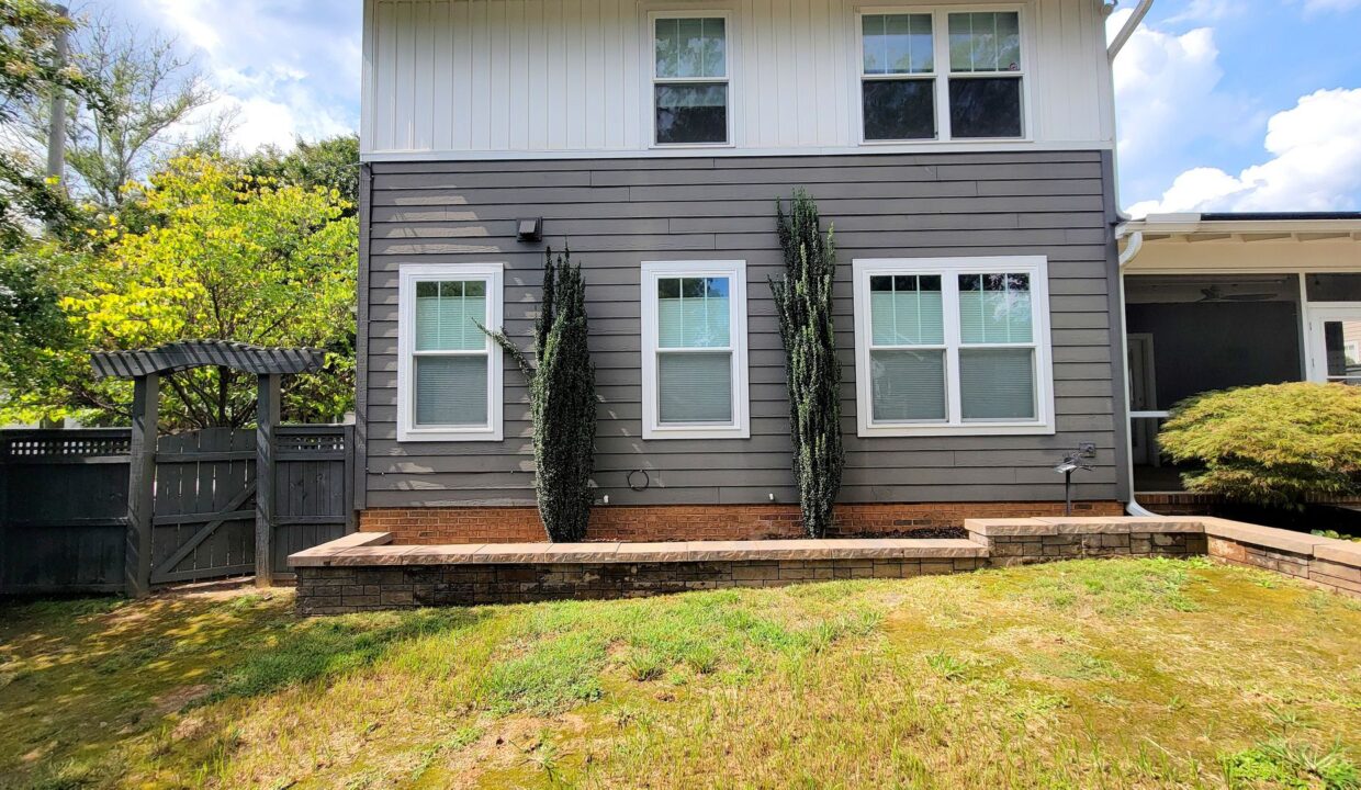 210-Pinckney-St-Greenville-SC-29601-40