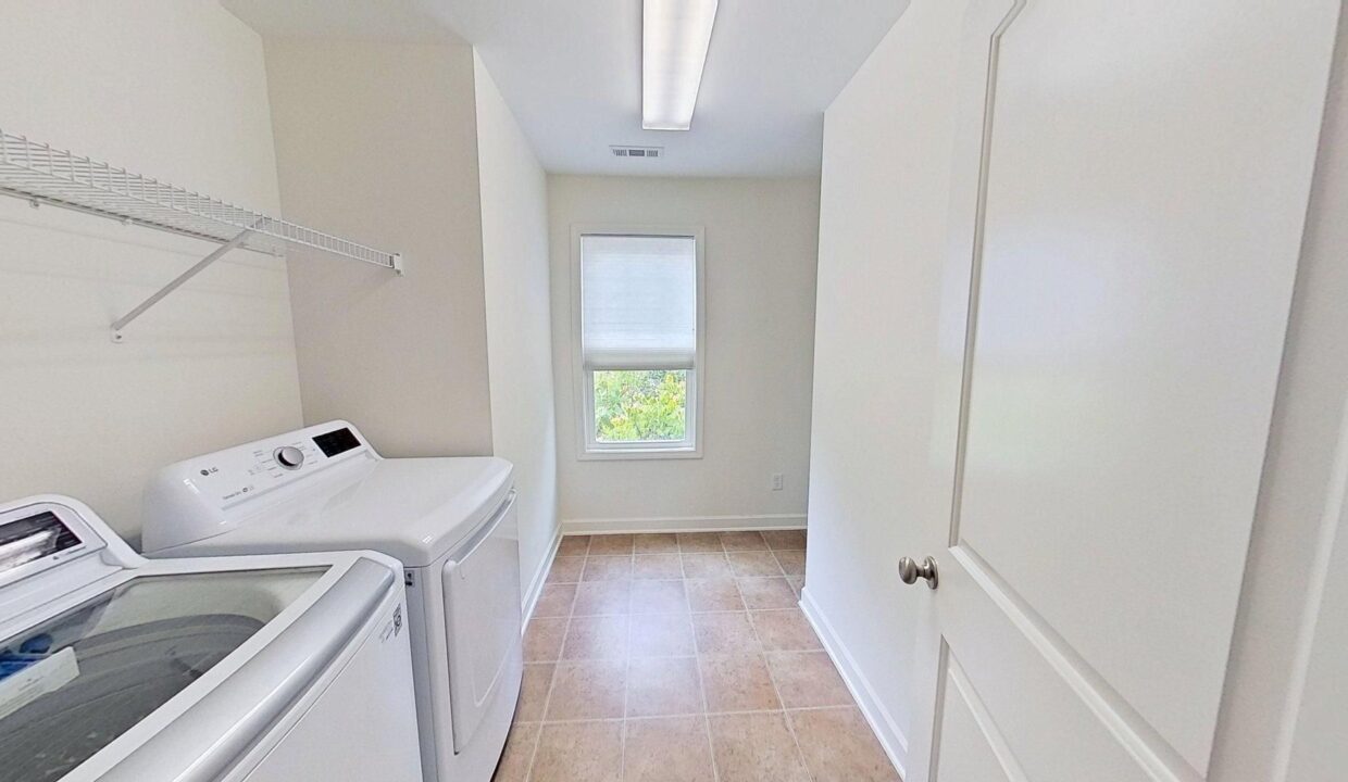 210-Pinckney-St-Greenville-SC-29601-41