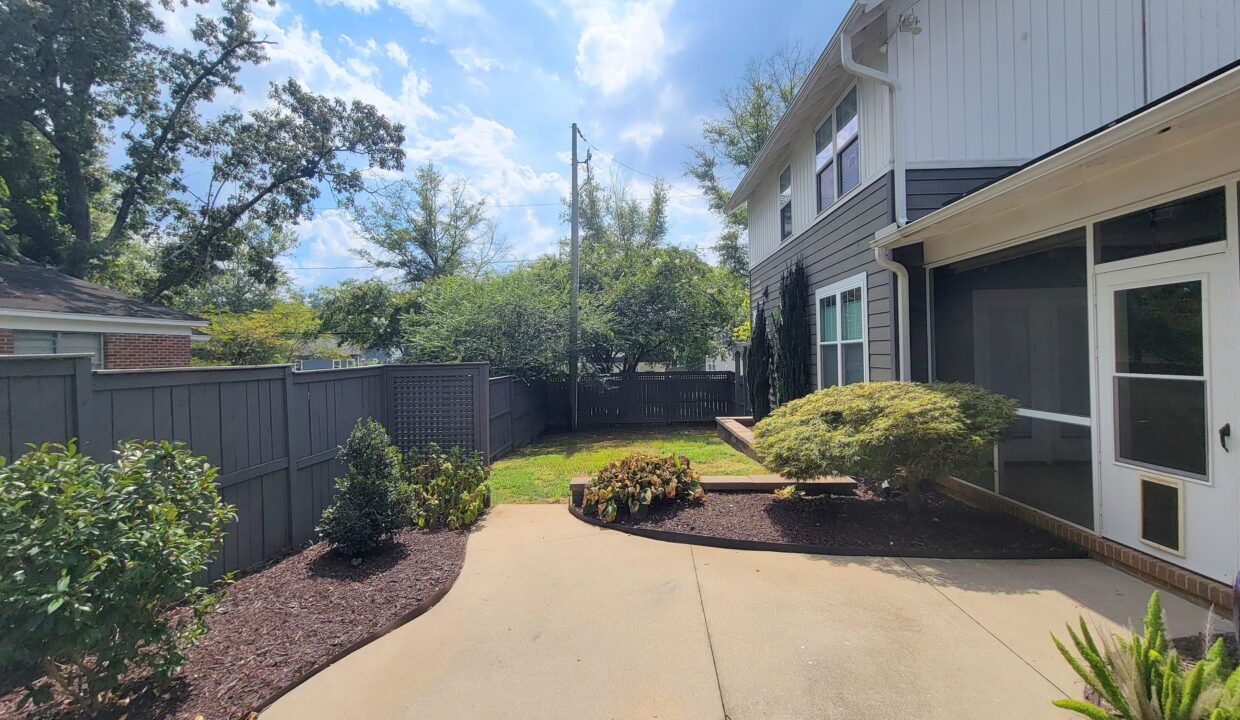 210-Pinckney-St-Greenville-SC-29601-44