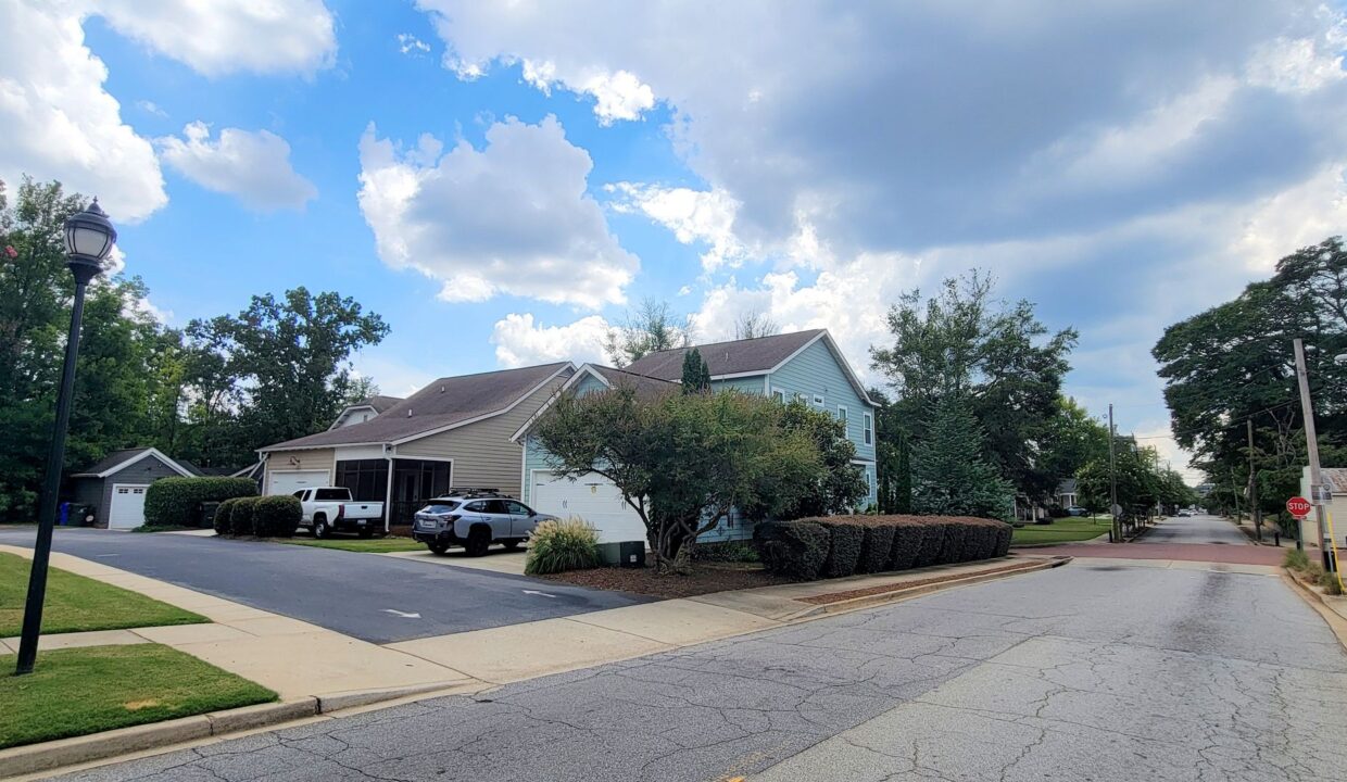 210-Pinckney-St-Greenville-SC-29601-45