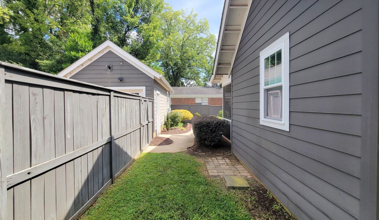 210-Pinckney-St-Greenville-SC-29601-47