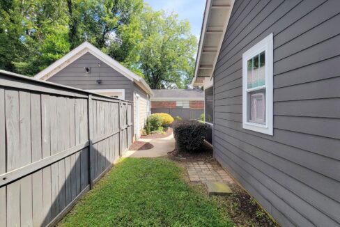 210-Pinckney-St-Greenville-SC-29601-47