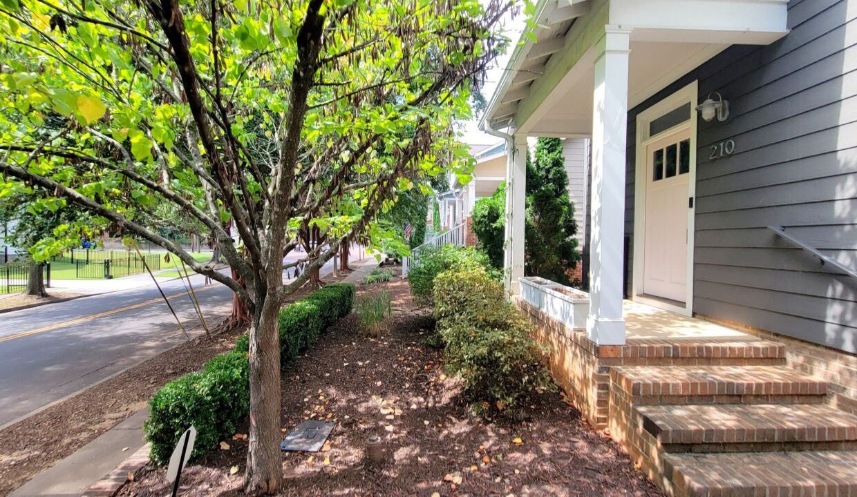 210-Pinckney-St-Greenville-SC-29601-7