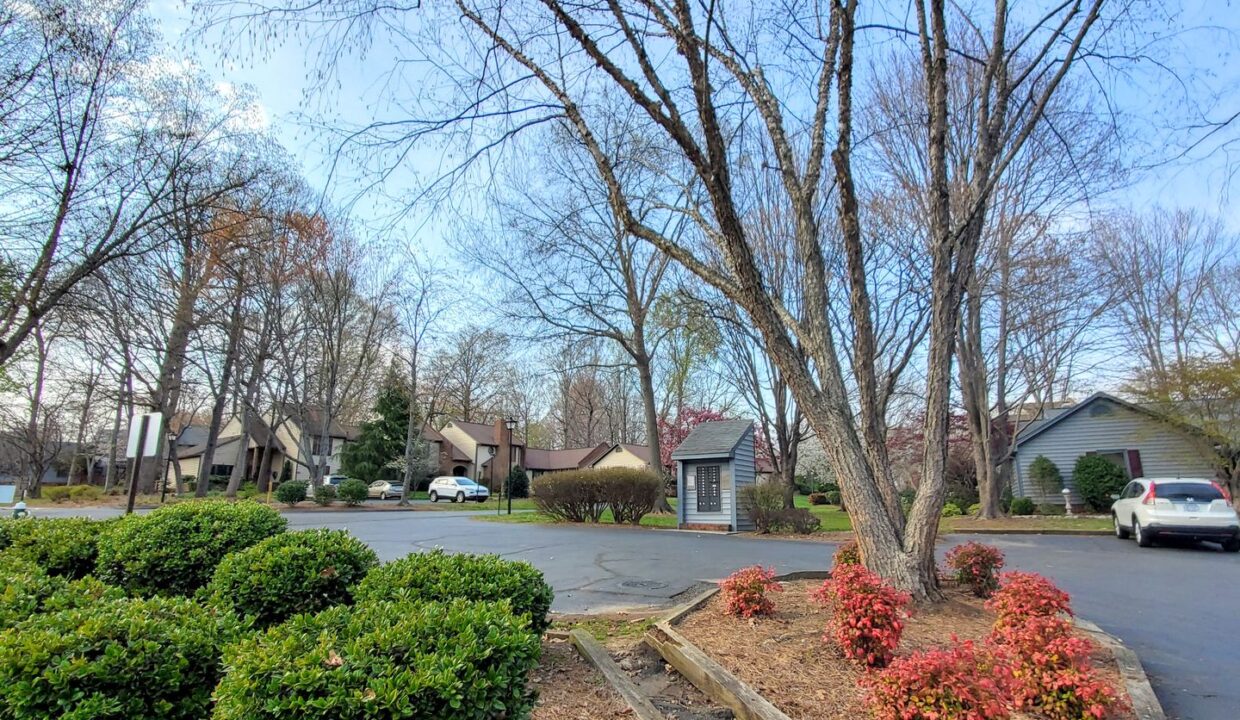 2305-Brandt-Village-Greensboro-NC-27455-19