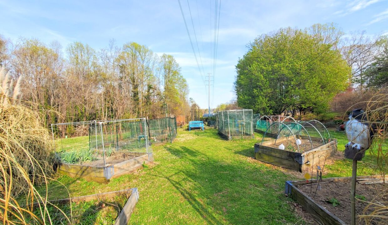 2305-Brandt-Village-Greensboro-NC-27455-23
