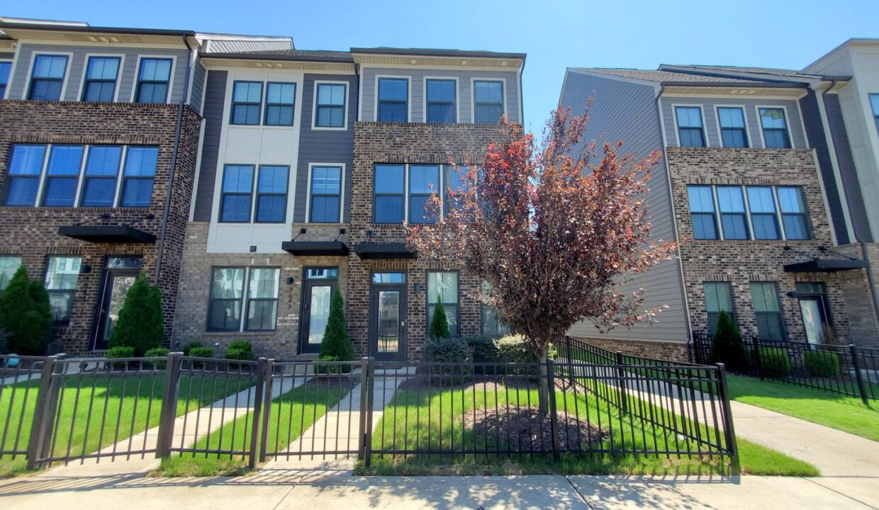 3645-S-Tryon-St-Charlotte-NC-28217-12