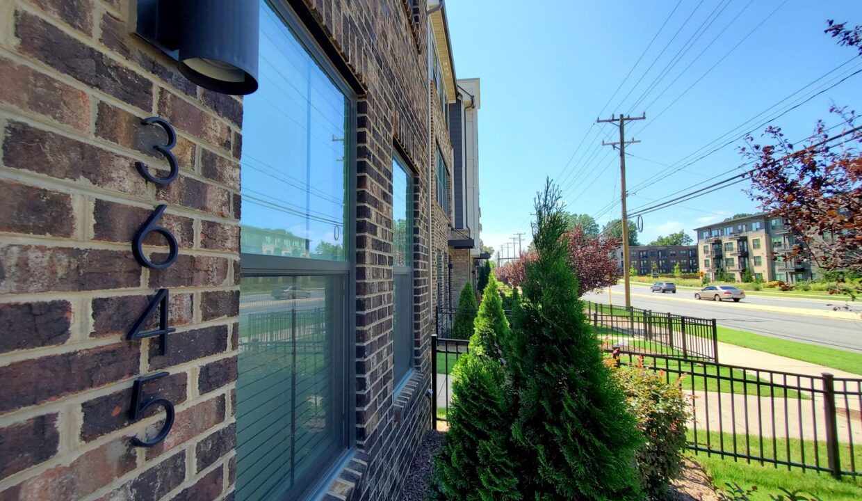 3645-S-Tryon-St-Charlotte-NC-28217-21