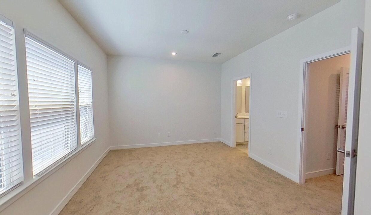 3645-S-Tryon-St-Charlotte-NC-28217-22