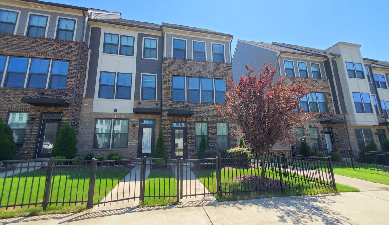 3645-S-Tryon-St-Charlotte-NC-28217-26
