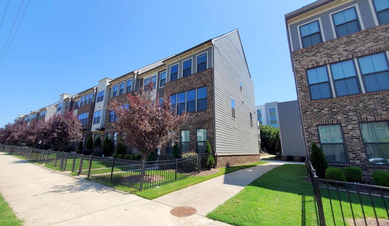 3645-S-Tryon-St-Charlotte-NC-28217-28