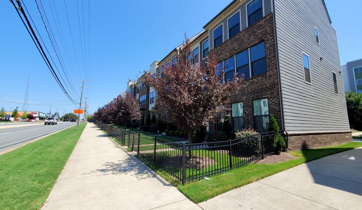 3645-S-Tryon-St-Charlotte-NC-28217-33