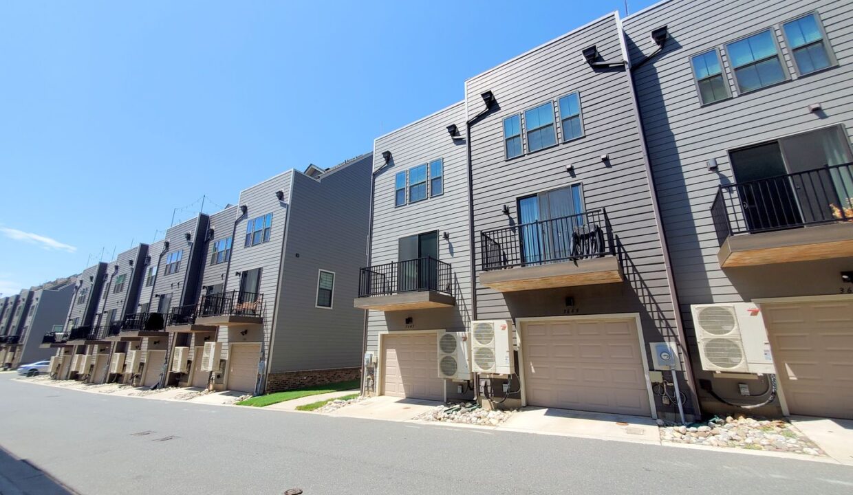 3645-S-Tryon-St-Charlotte-NC-28217-36