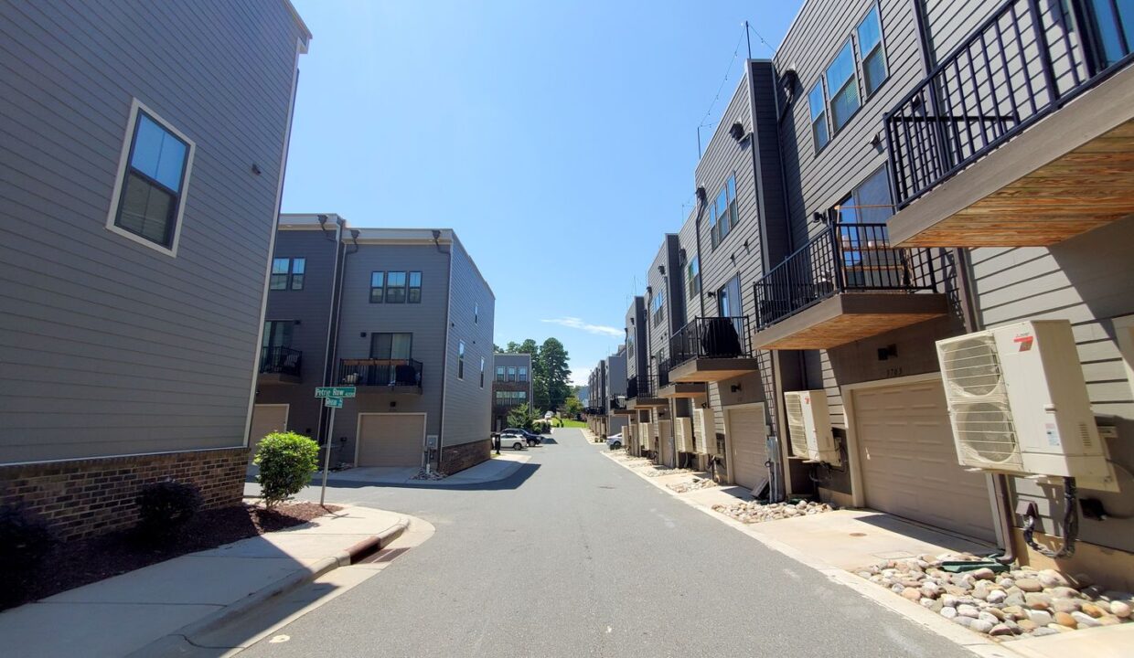 3645-S-Tryon-St-Charlotte-NC-28217-38