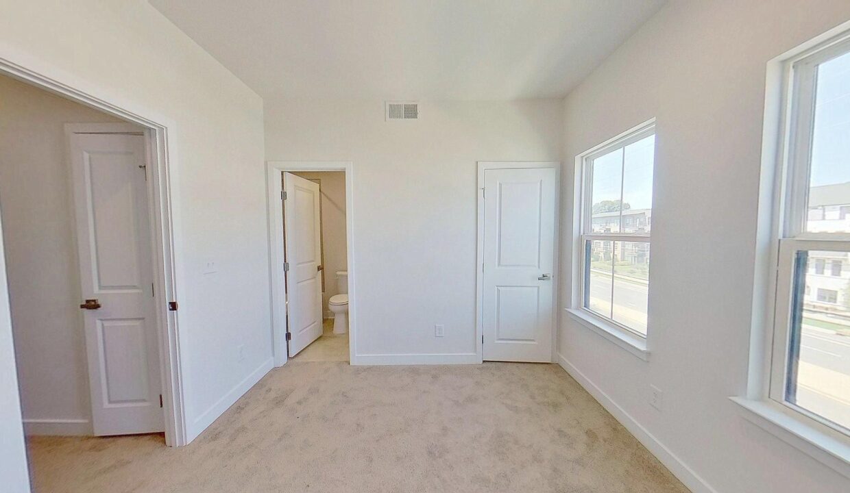 3645-S-Tryon-St-Charlotte-NC-28217-45