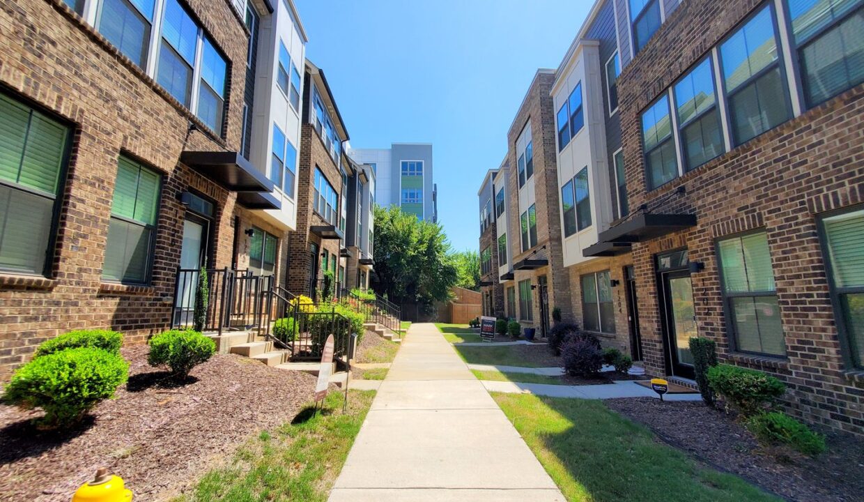 3645-S-Tryon-St-Charlotte-NC-28217-5