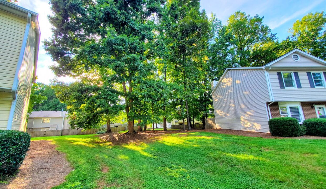 4233-Baylor-St-Greensboro-NC-27455-20