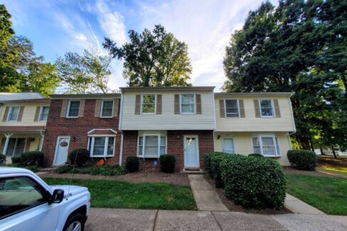 4233-Baylor-St-Greensboro-NC-27455-22
