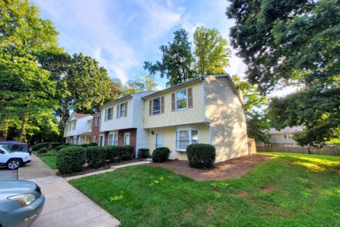4233-Baylor-St-Greensboro-NC-27455-24