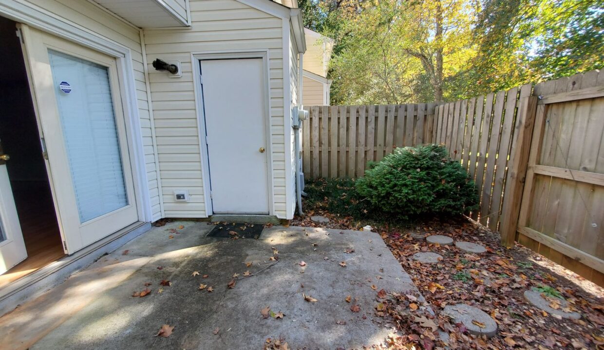 4233-Baylor-St-Greensboro-NC-27455-28