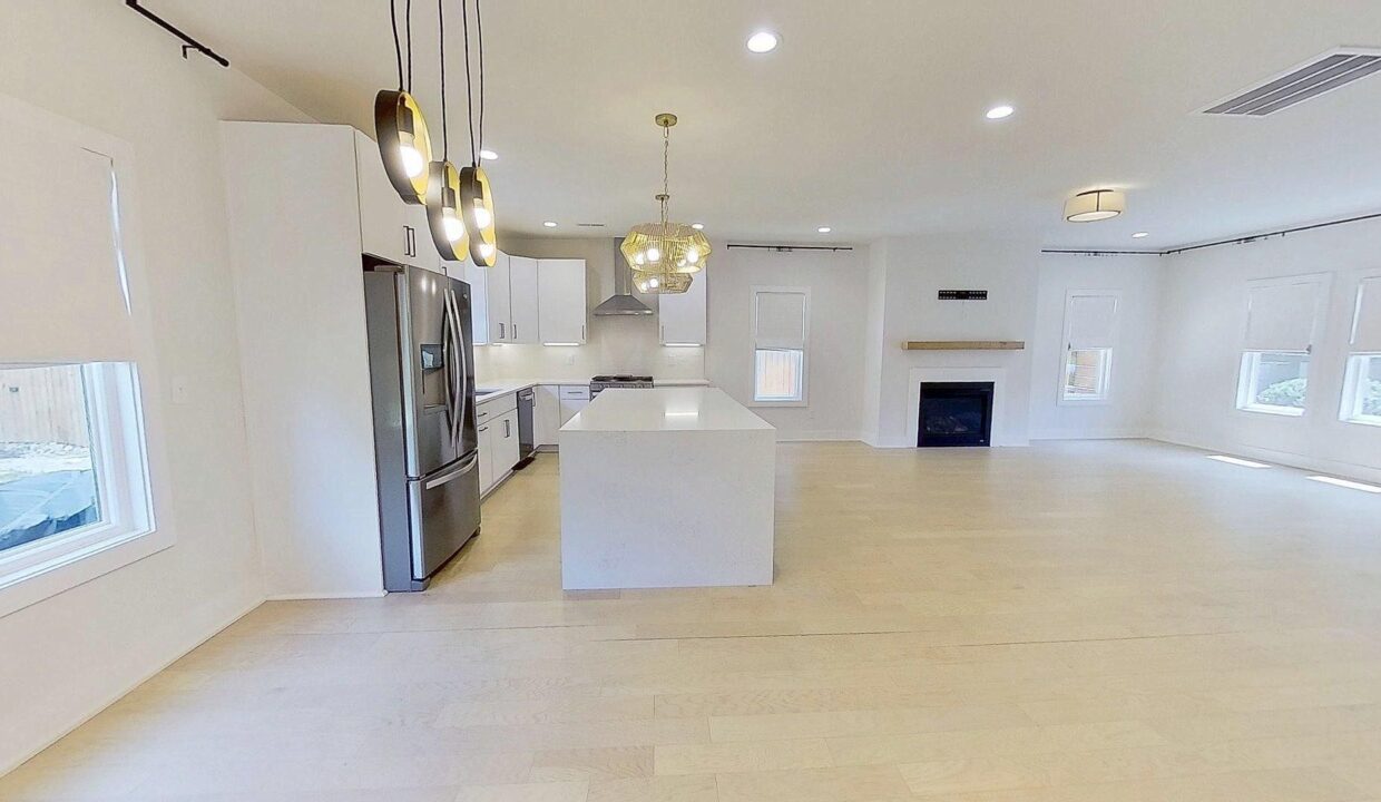 5018-Double-Lakes-Dr-Charlotte-NC-28212-11