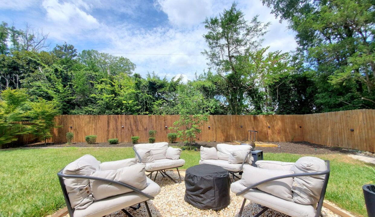 5018-Double-Lakes-Dr-Charlotte-NC-28212-12