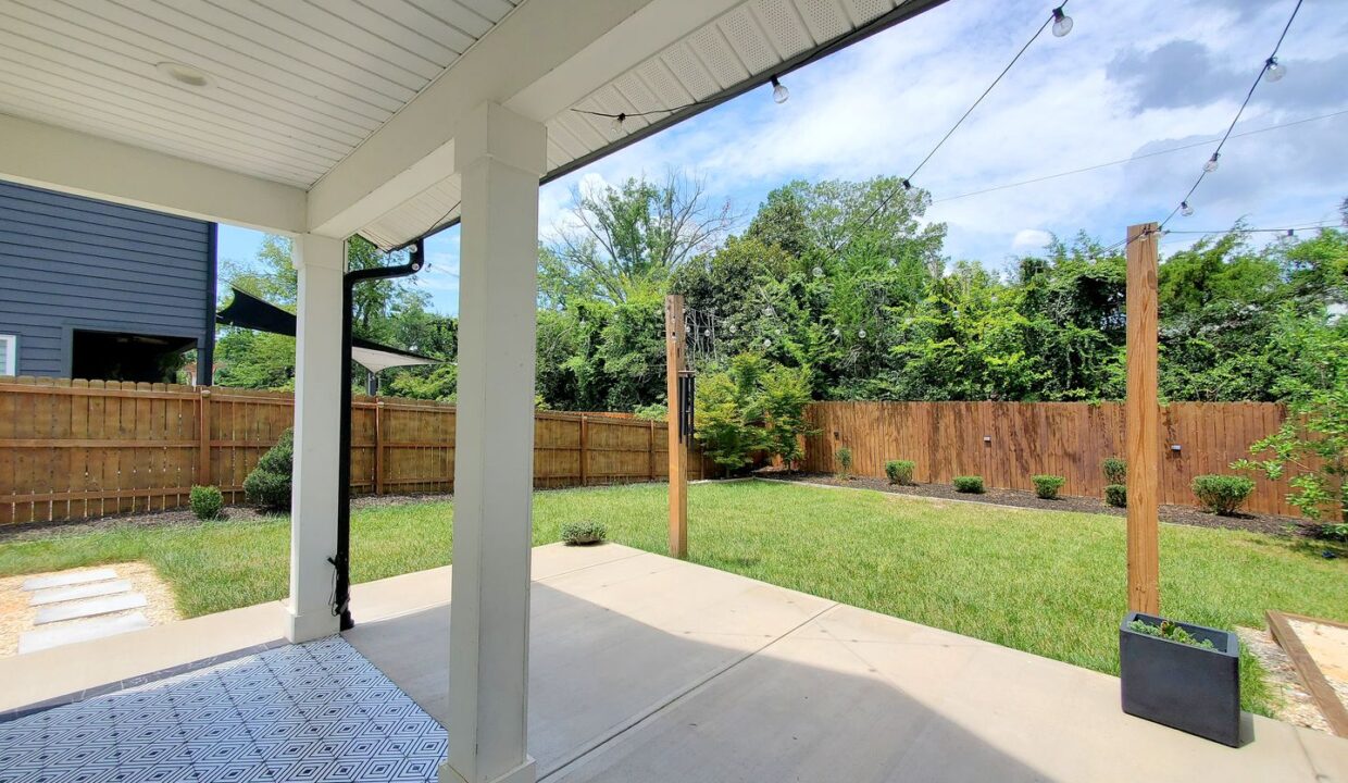 5018-Double-Lakes-Dr-Charlotte-NC-28212-16