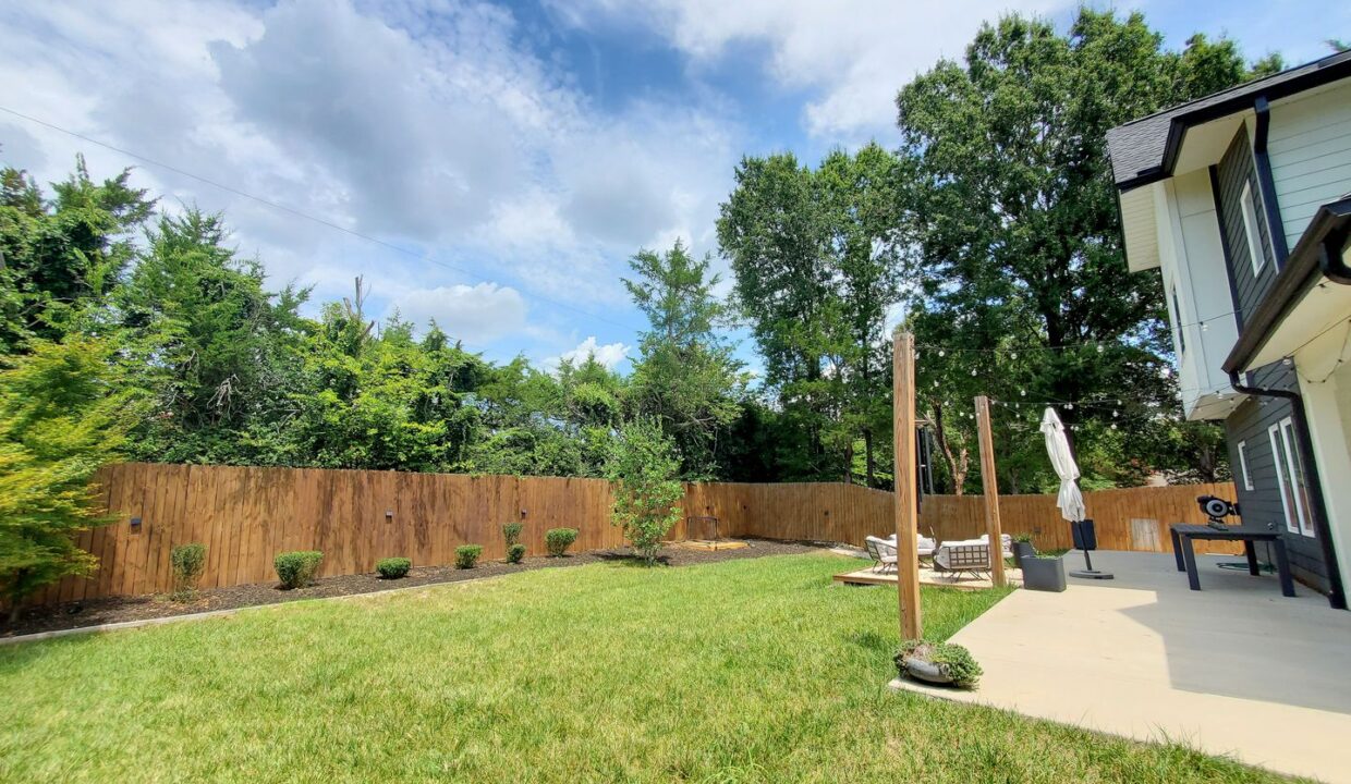 5018-Double-Lakes-Dr-Charlotte-NC-28212-18