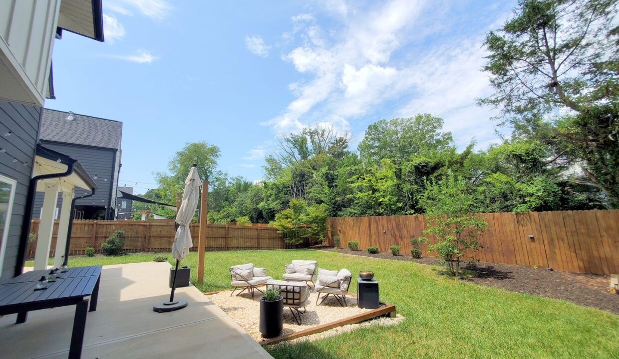 5018-Double-Lakes-Dr-Charlotte-NC-28212-22