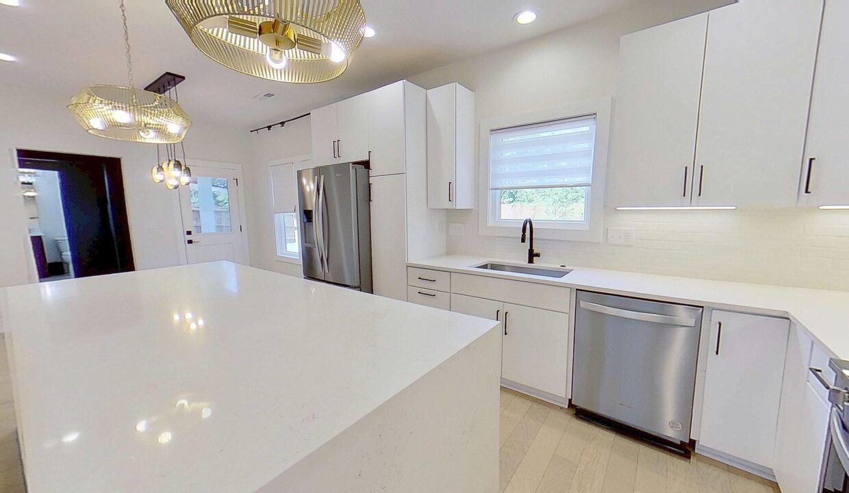 5018-Double-Lakes-Dr-Charlotte-NC-28212-23