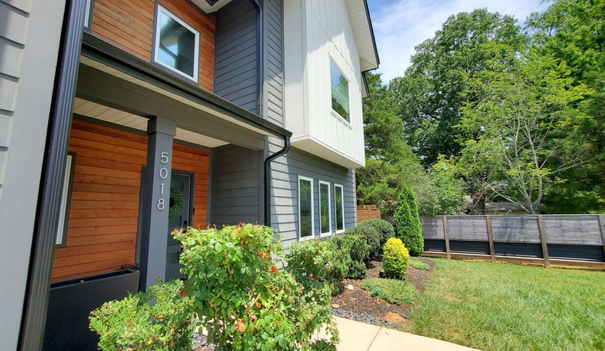 5018-Double-Lakes-Dr-Charlotte-NC-28212-24