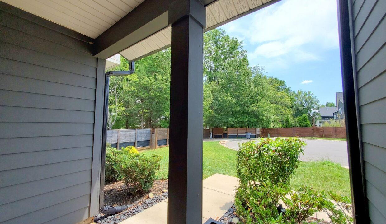 5018-Double-Lakes-Dr-Charlotte-NC-28212-26