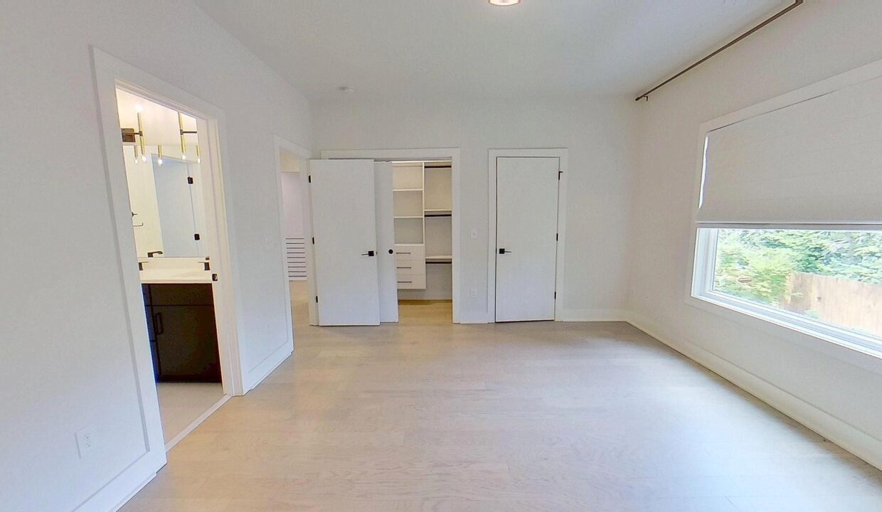 5018-Double-Lakes-Dr-Charlotte-NC-28212-32