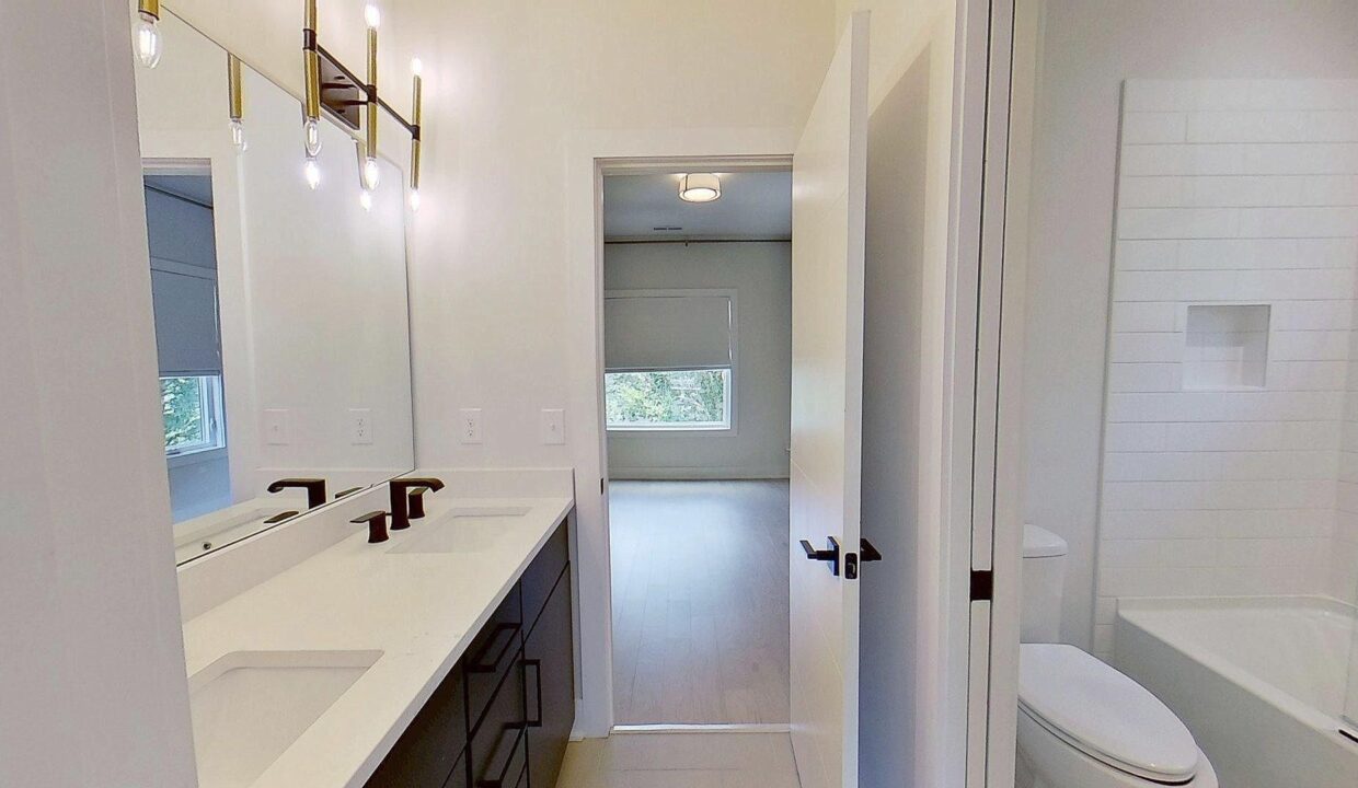 5018-Double-Lakes-Dr-Charlotte-NC-28212-33