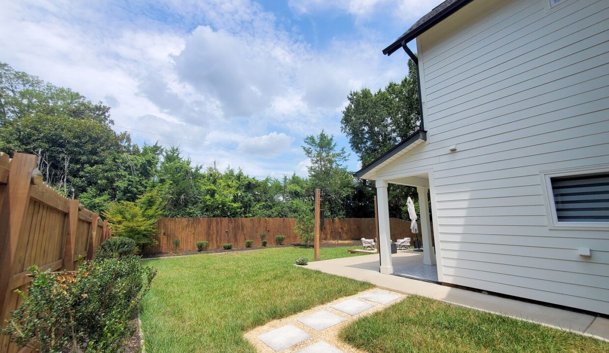 5018-Double-Lakes-Dr-Charlotte-NC-28212-38