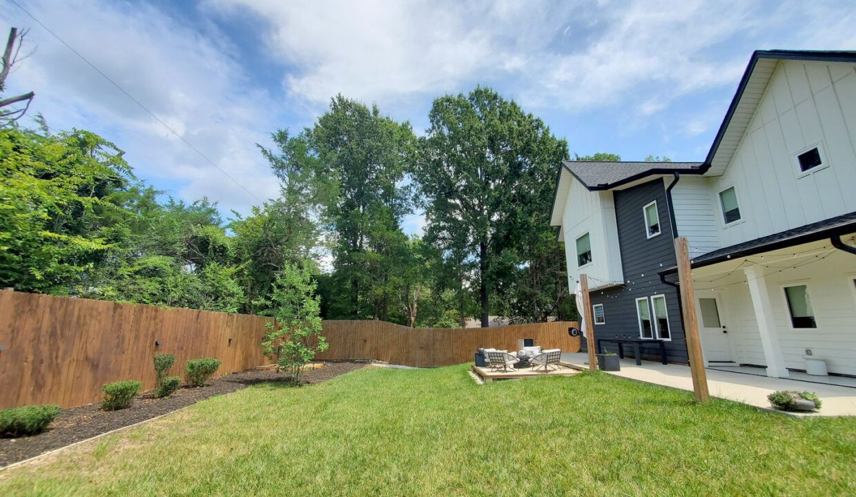 5018-Double-Lakes-Dr-Charlotte-NC-28212-6