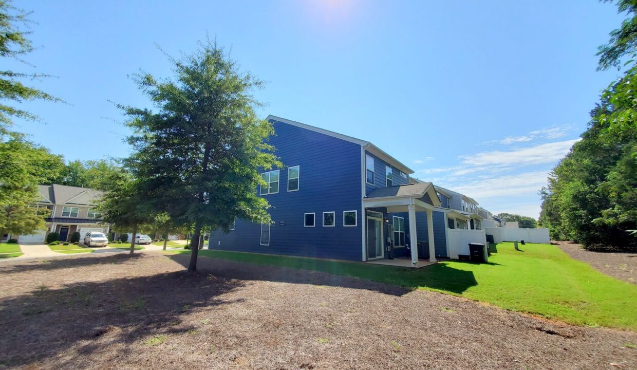 5518-Harris-Cove-Dr-Charlotte-NC-28269-17