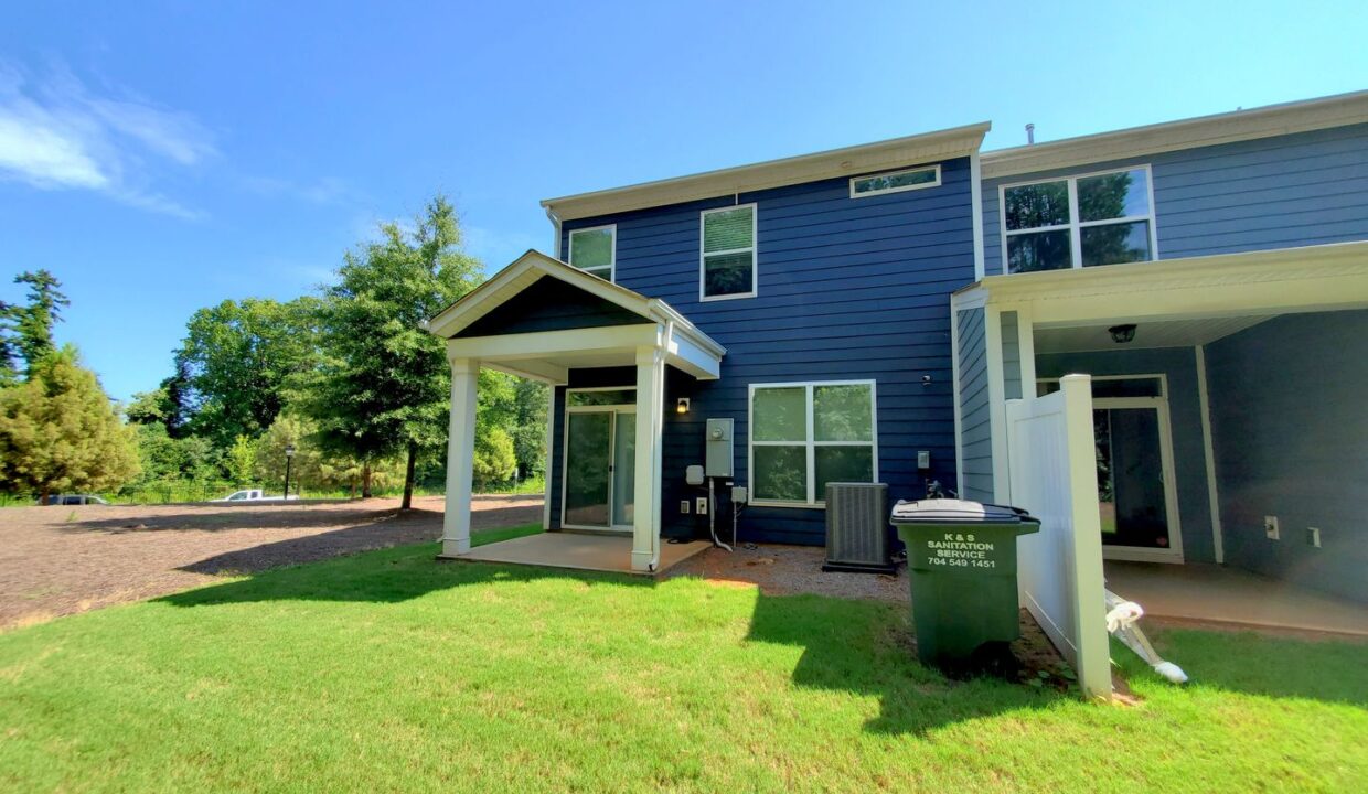 5518-Harris-Cove-Dr-Charlotte-NC-28269-25