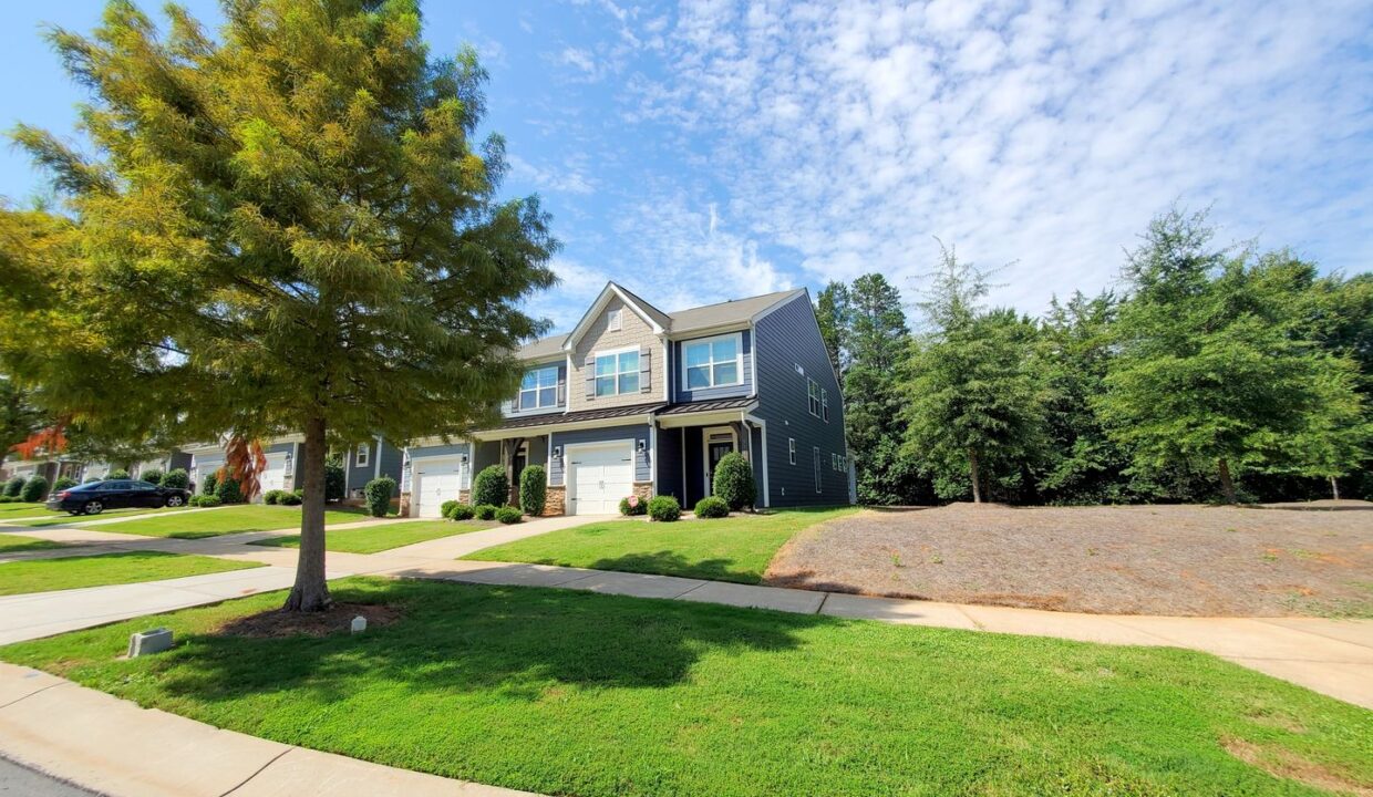 5518-Harris-Cove-Dr-Charlotte-NC-28269-31