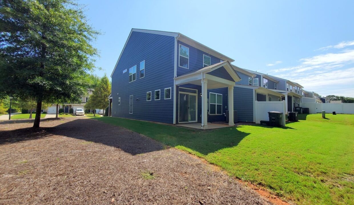 5518-Harris-Cove-Dr-Charlotte-NC-28269-32