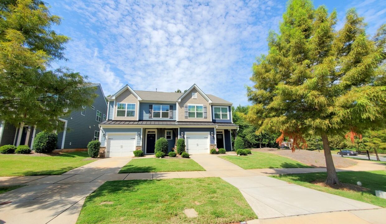 5518-Harris-Cove-Dr-Charlotte-NC-28269-5