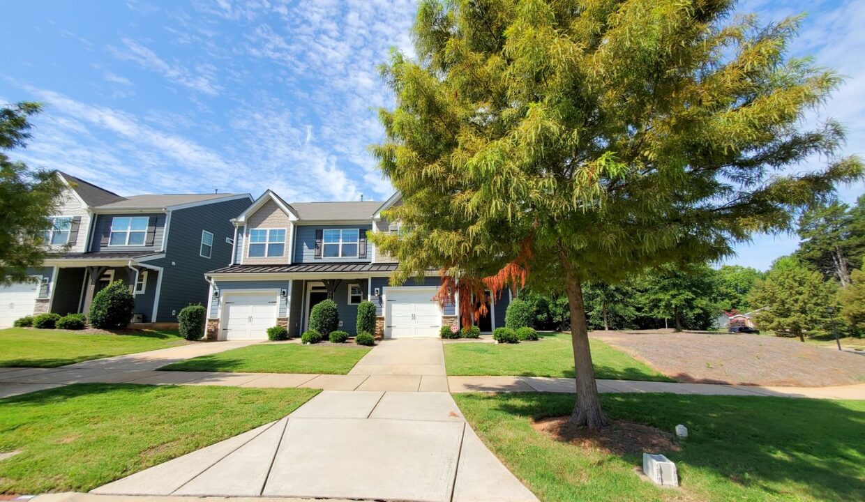 5518-Harris-Cove-Dr-Charlotte-NC-28269-9